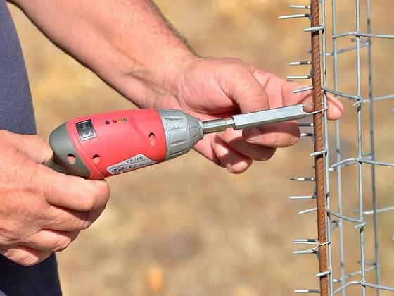 Quick and easy to tie and untie if maintenance is needed